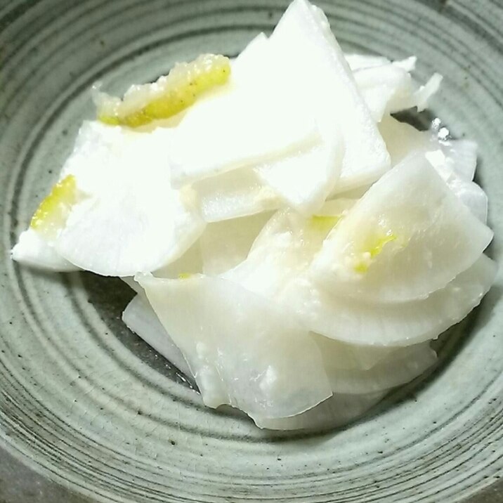 簡単おつまみ、ゆず風味塩麹漬け大根